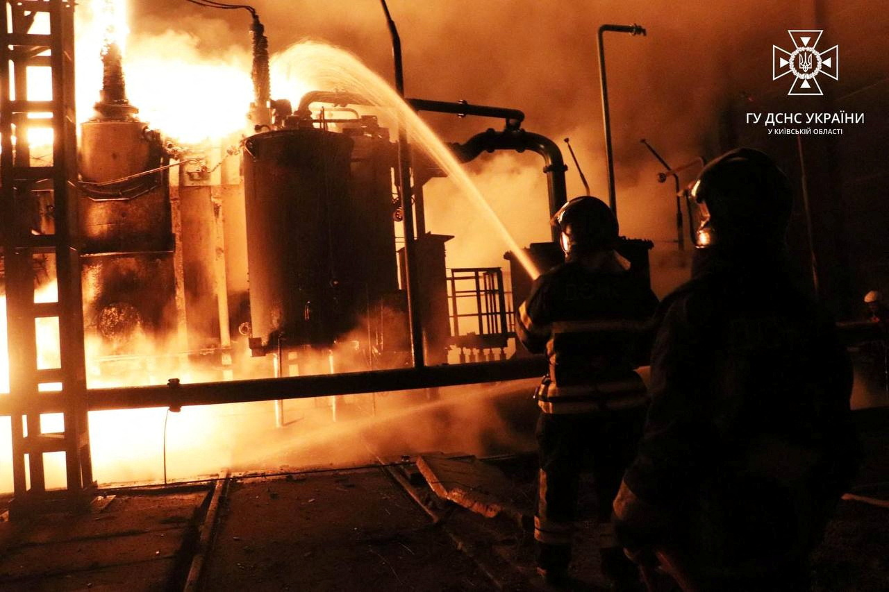 Solo en octubre, Rusia ha atacado 51 centrales energéticas en Ucrania (REUTERS)