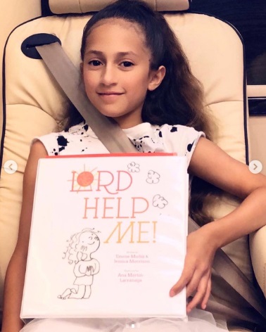 Lord Help Me es el título del primer libro que escribió Emme (Foto: Instagram Jennifer Lopez)