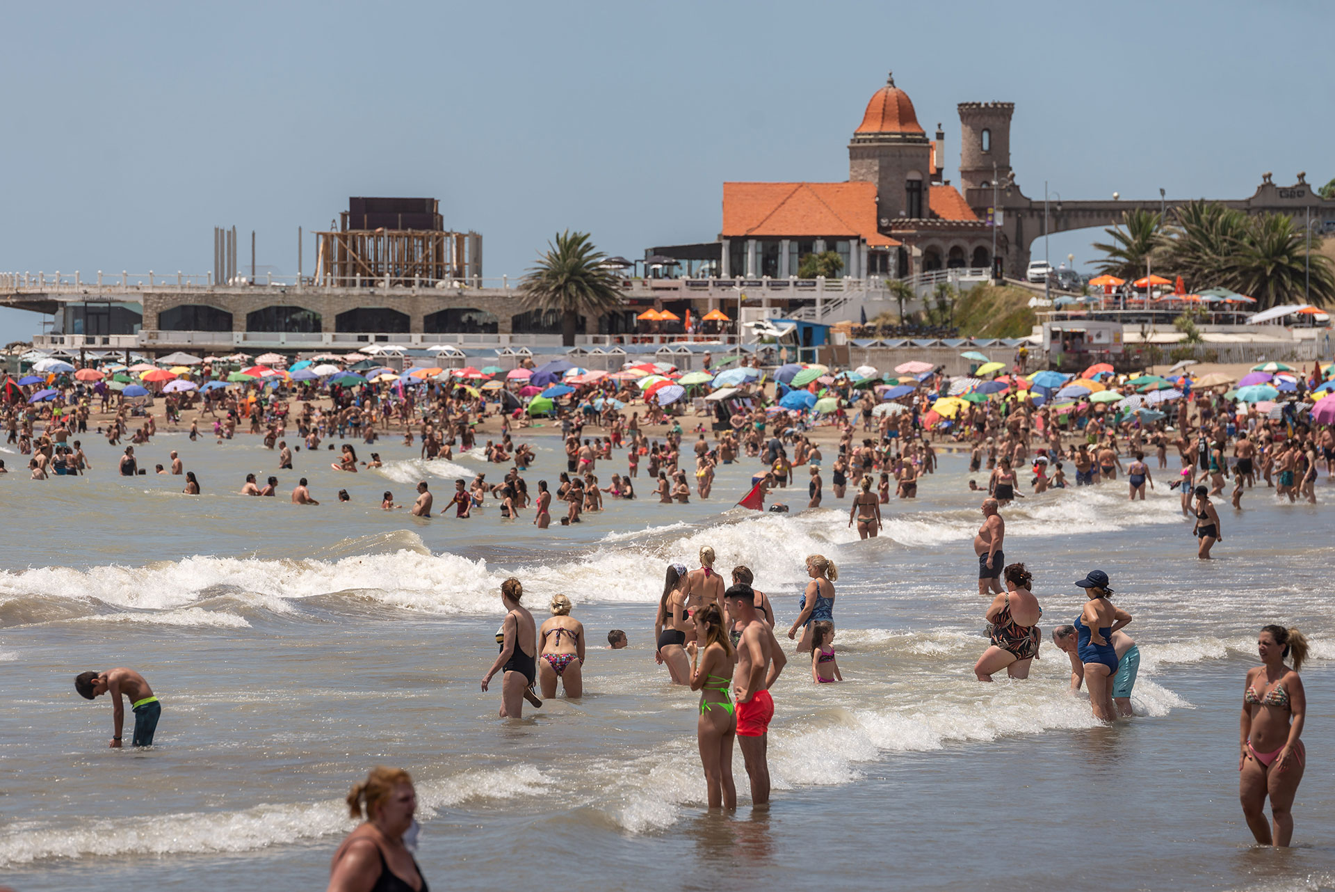 La postal diaria de la Feliz: playas llenas