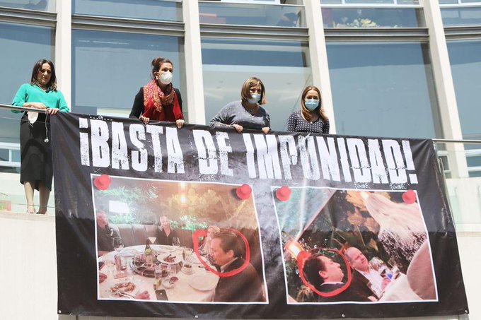 Basta de impunidad”: senadoras del PAN colgaron manta con fotografías de  Lozoya - Infobae