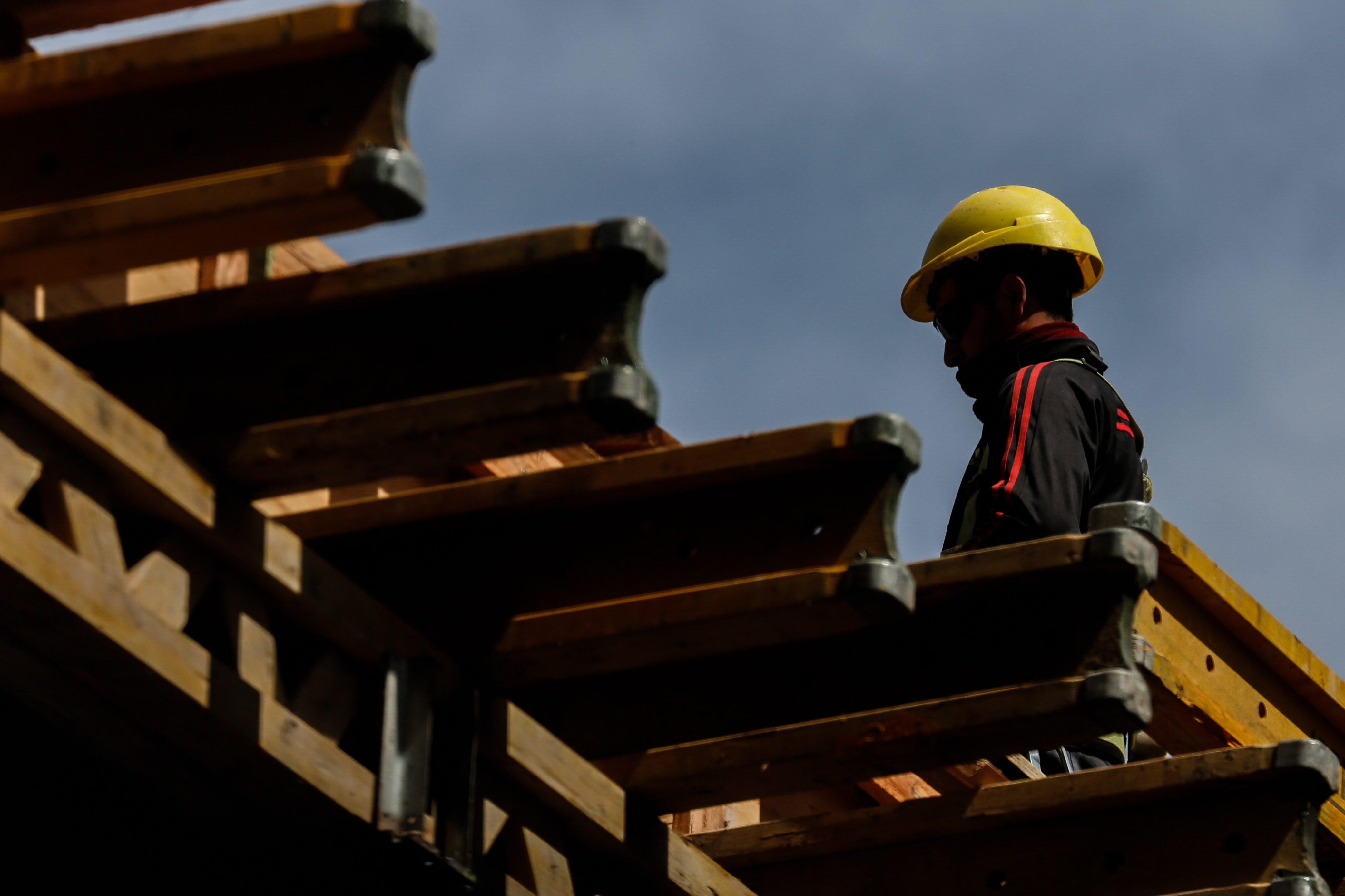 El sector de la construcción advirtió por la paralización de la obra pública y el impacto del ajuste sobre su actividad - Infobae