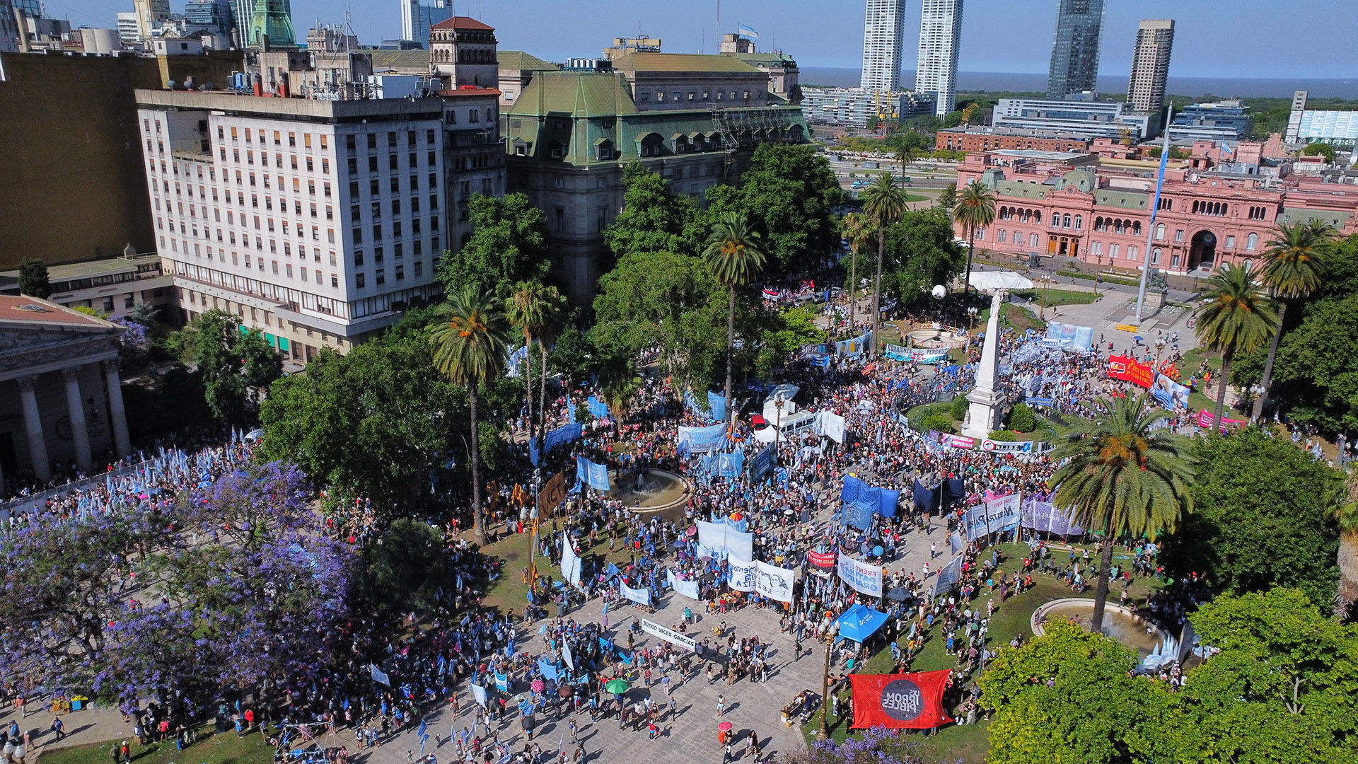 La marcha en homenaje a Hebe de Bonafini se llevó a cabo en Plaza de Mayo (Fotos: Luciano González)