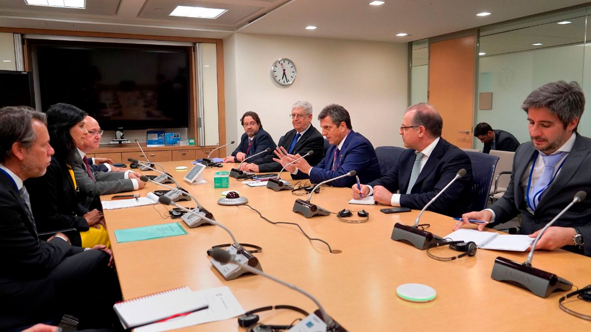El equipo econÃ³mico de la Argentina frente a los tÃ©cnicos del FMI, en su Ãºltima reuniÃ³n en Washington