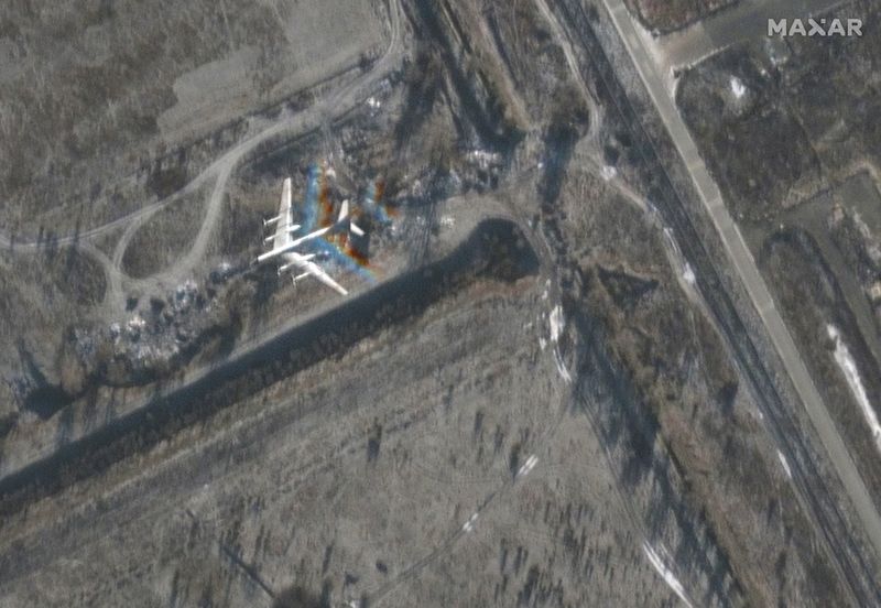 A satellite image shows a bomber flying northeast of Engels Air Base in Saratoga, Russia.  December 3, 2022. Satellite image 2022 via Maxar Technologies/REUTERS