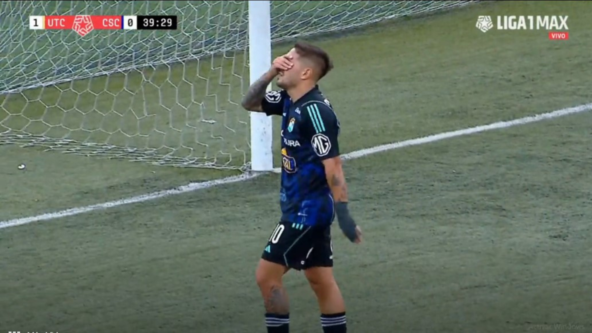 Alejandro Hohberg perdió insólito gol que pudo ser el empate en Sporting Cristal vs UTC por Liga 1