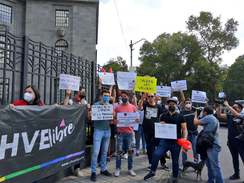 Cuando La revista médica británica “The Lancet” publicó un artículo que habla sobre los casos de la viruela del mono en México, así como los que persisten, pero algo que llamó la atención de activistas fue que dan a entender que es necesaria la vacuna.