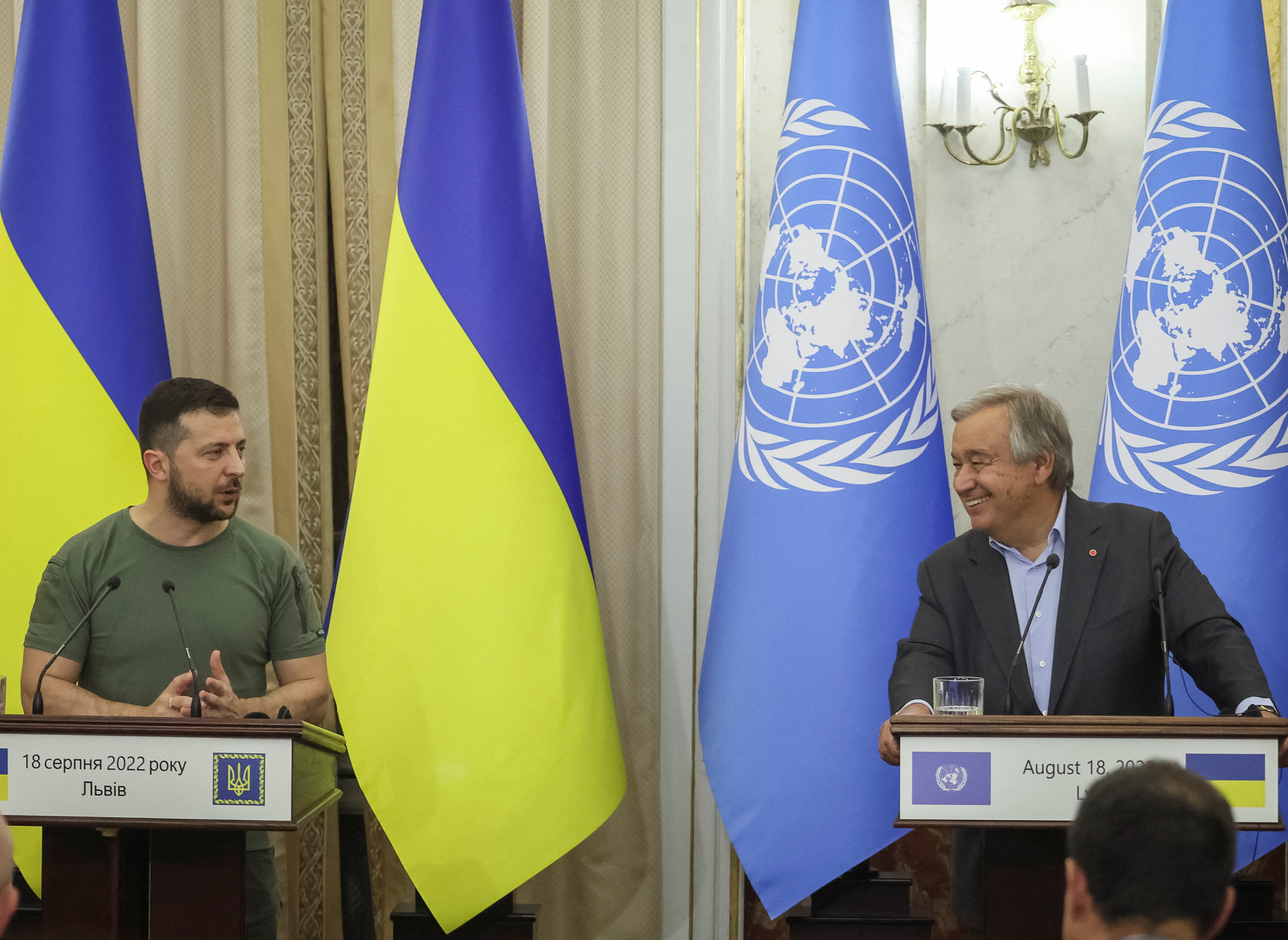 El presidente de Ucrania junto con el Secretario General de la ONU