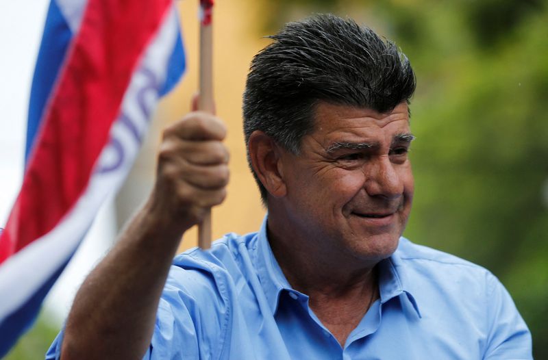 Efraín Alegre, candidato a presidente de Paraguay: “Santiago Peña es apenas el contador de Cartes”