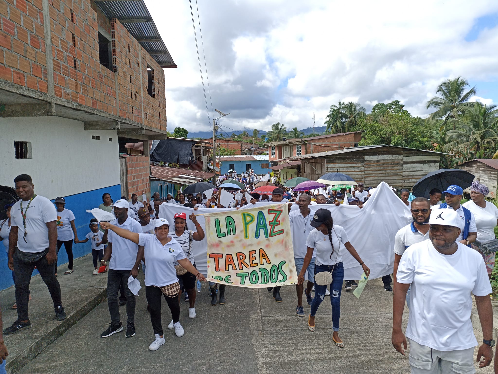 ELN tiene sitiado un pueblo en el Chocó y no permite el paso de ayudas humanitarias, denuncia la Defensoría del Pueblo