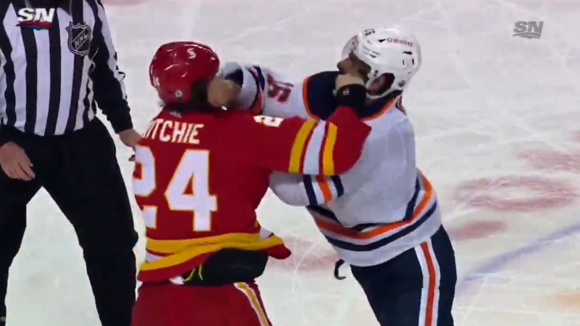 KO sobre hielo: la brutal pelea entre dos jugadores norteamericanos de hockey