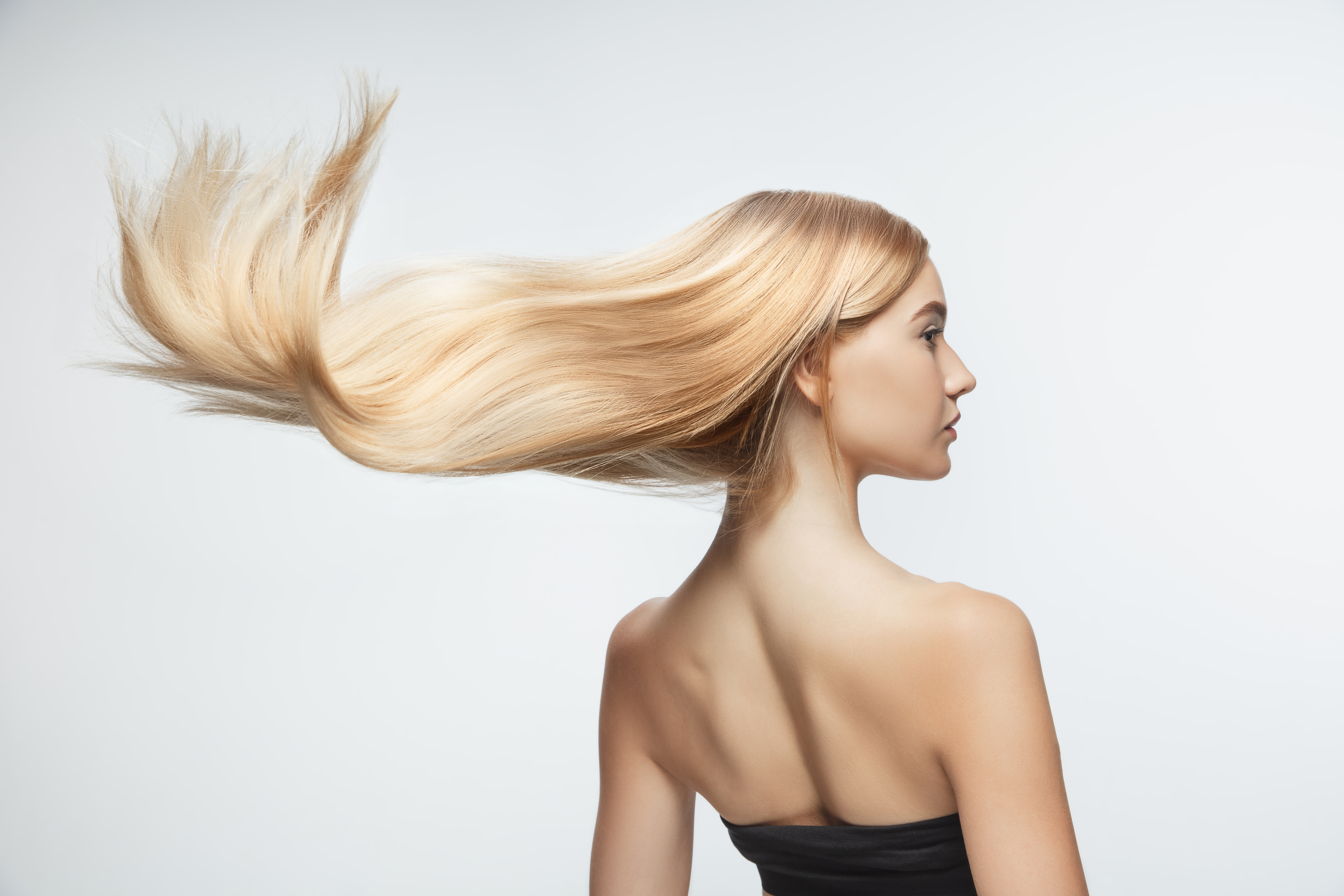 Ocho mitos y verdades sobre el cuidado del cabello, desde el corte de pelo en luna llena hasta el uso de talco 