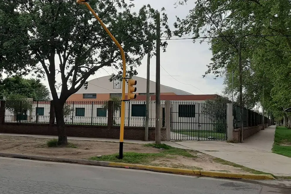 C&oacute;rdoba: una estudiante de 14 a&ntilde;os muri&oacute; en el ba&ntilde;o de su colegio e investigan las causas