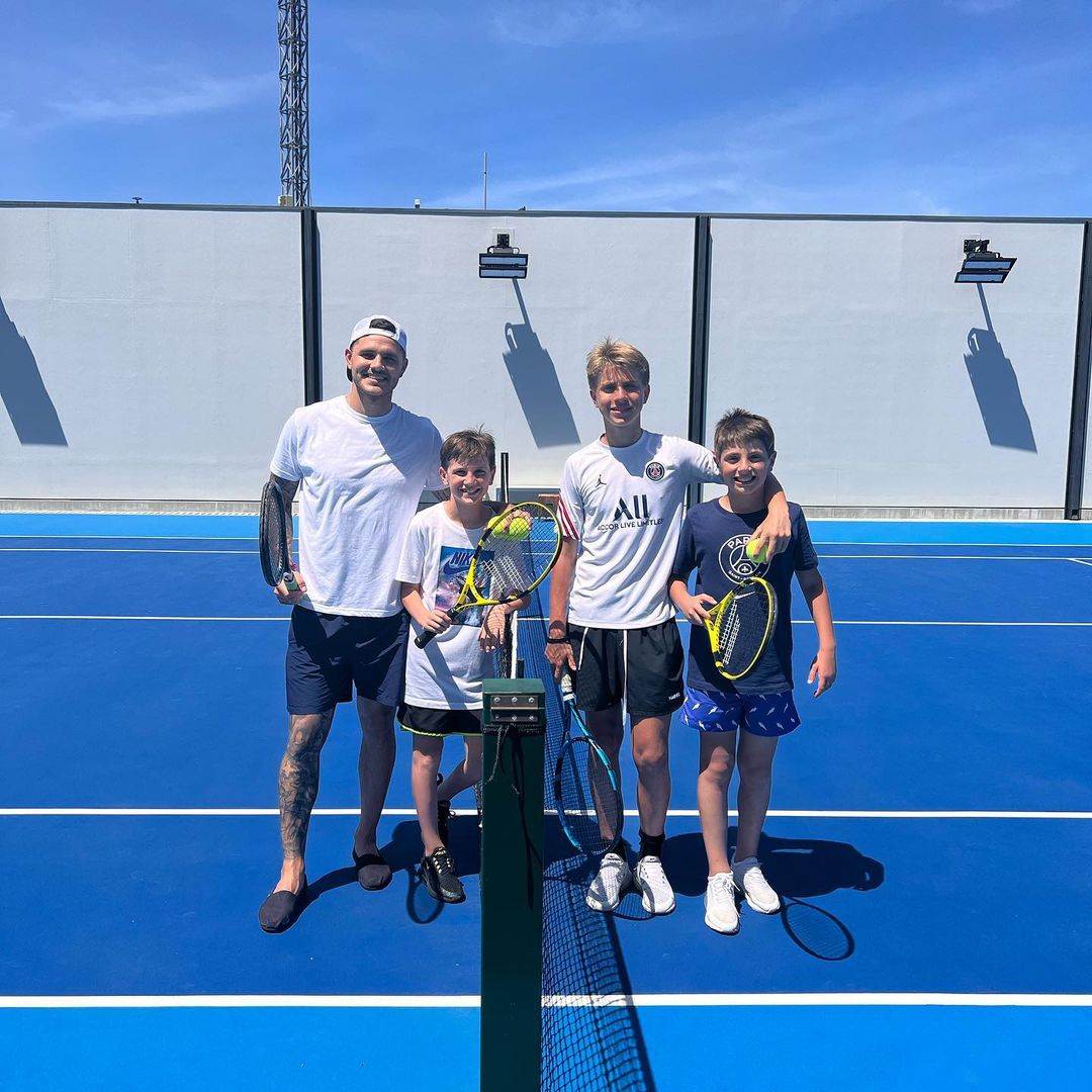 Mauro Icardi jugó al tenis con los hijos de Wanda Nara