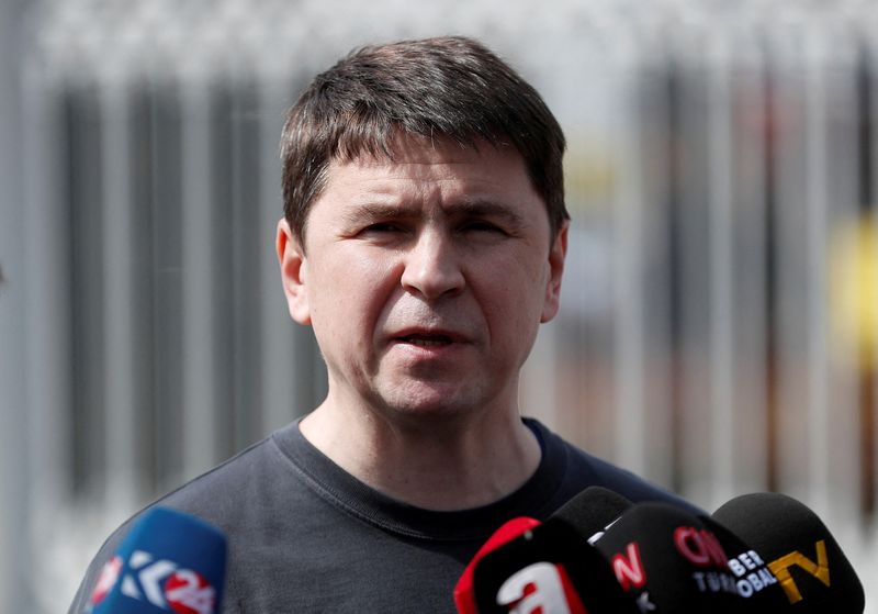 Mijailo Podolyak rechazó el pedido de Rusia a Ucrania para que se sume a la medida, la cual calificó de “hipócrita” (REUTERS)