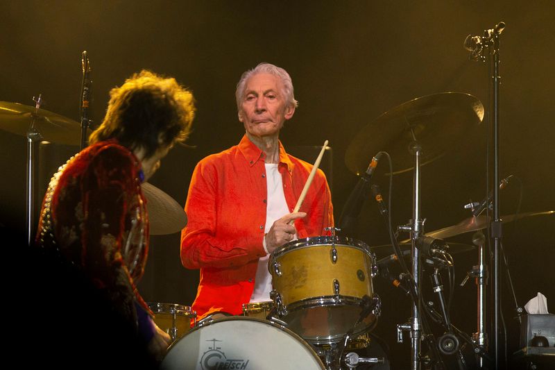 El baterista Charlie Watts no participará en la gira de los Rolling Stones por Estados Unidos: fue operado de urgencia