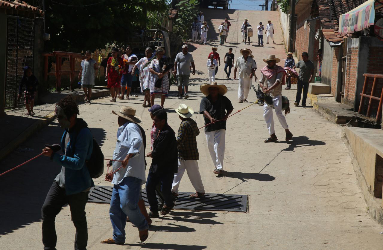 Habitantes del municipio de Xochistlahuaca realizaron la danza del