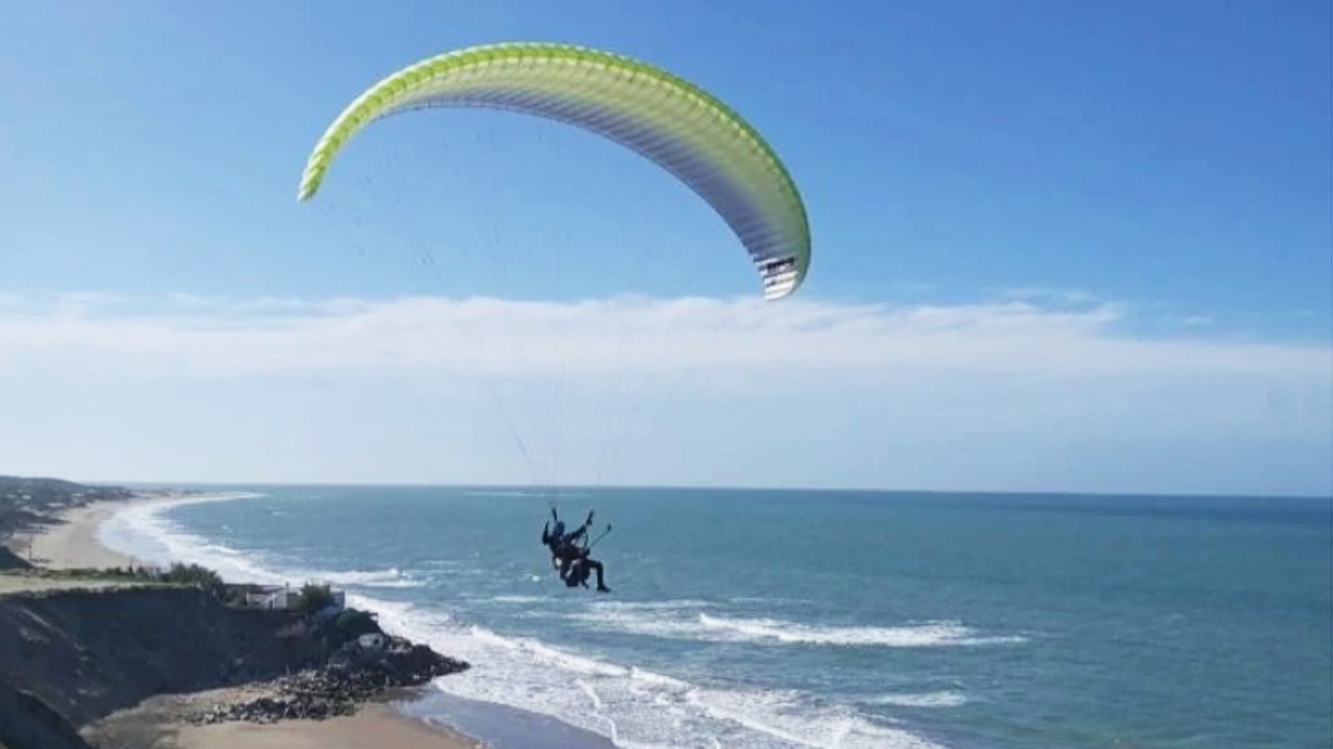 Mar del Plata: opciones para hacer deporte en el agua, la arena y hasta en el aire