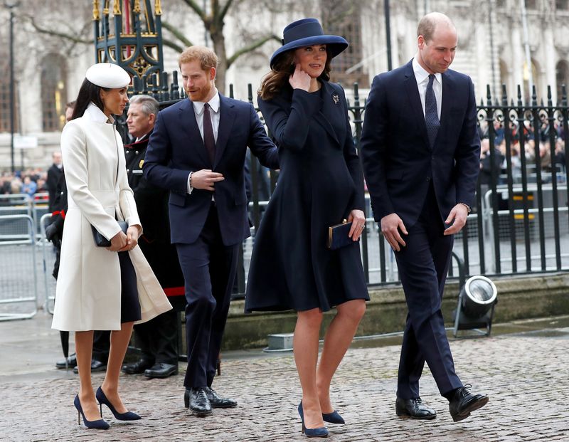 FOTO DE ARCHIVO. Meghan Markle, el príncipe británico Enrique, Catalina, la duquesa de Cambridge, y el príncipe Guillermo llegan al Servicio de la Commonwealth en la Abadía de Westminster en Londres, Reino Unido. 12 de marzo de 2018. REUTERS/Peter Nicholls