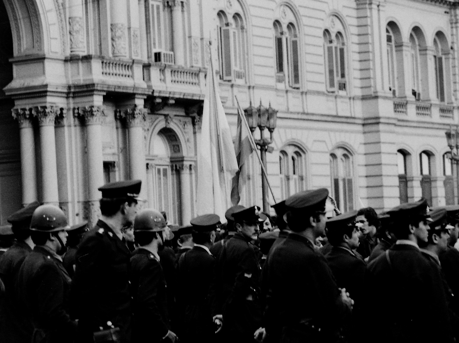 En medio de su construcción federal, Kicillof busca contener a intendentes en alerta por la caída de recursos 