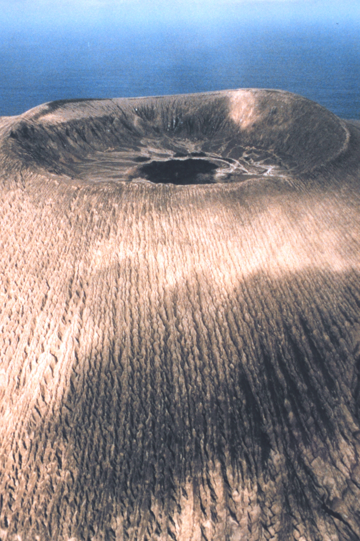 El cráter volcánico del Bárcena en la isla de San Benedicto, México (Foto: Dominio público)