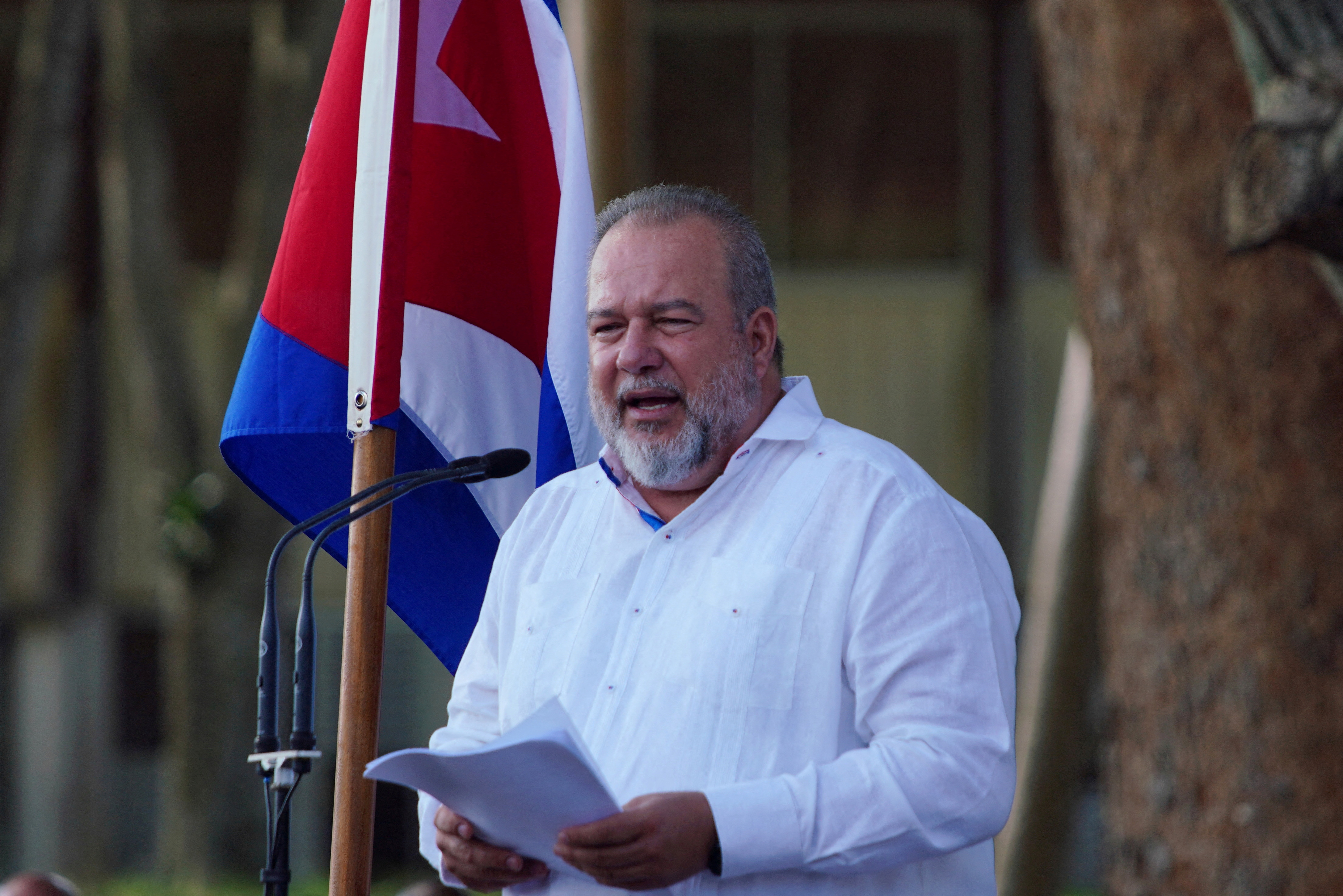 Un hombre manejaba a más de 170 km/h con su hijo sin cinturón en Tucumán: le quitaron la licencia