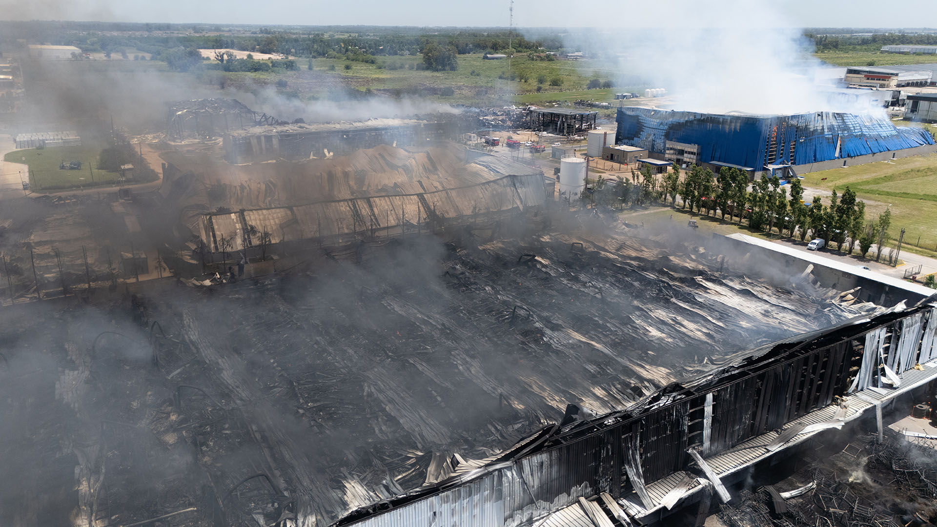 Mercados: acciones y bonos operan con cautela a la espera de más detalles sobre el acuerdo comercial con EEUU