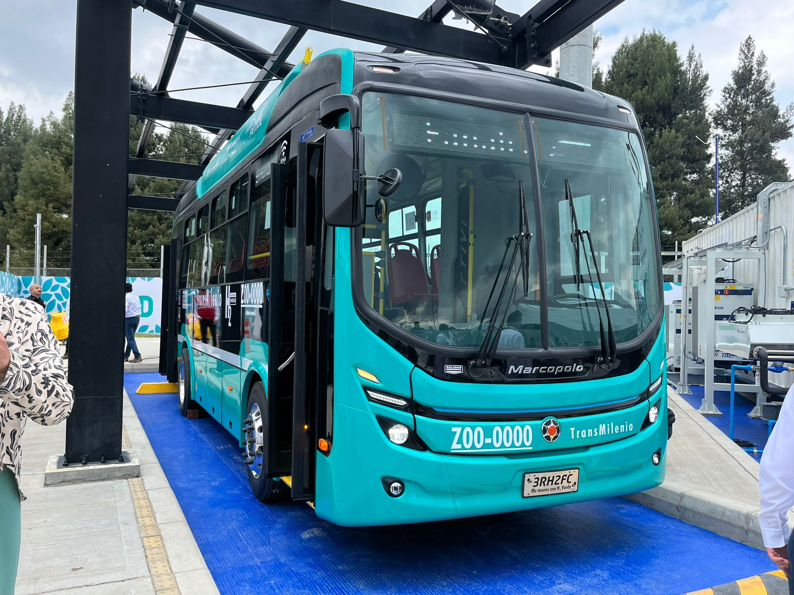 Imagen de archivo del primer bus impulsado con hidrógeno de Colombia que operará en Bogotá. Alcaldía de Bogotá
