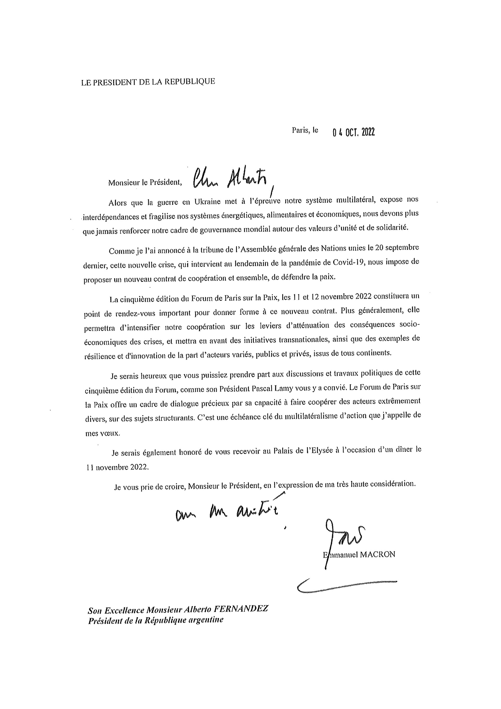 Facsímil de la carta enviada por Macron a Alberto Fernández para invitarlo al Foro de París por la Paz