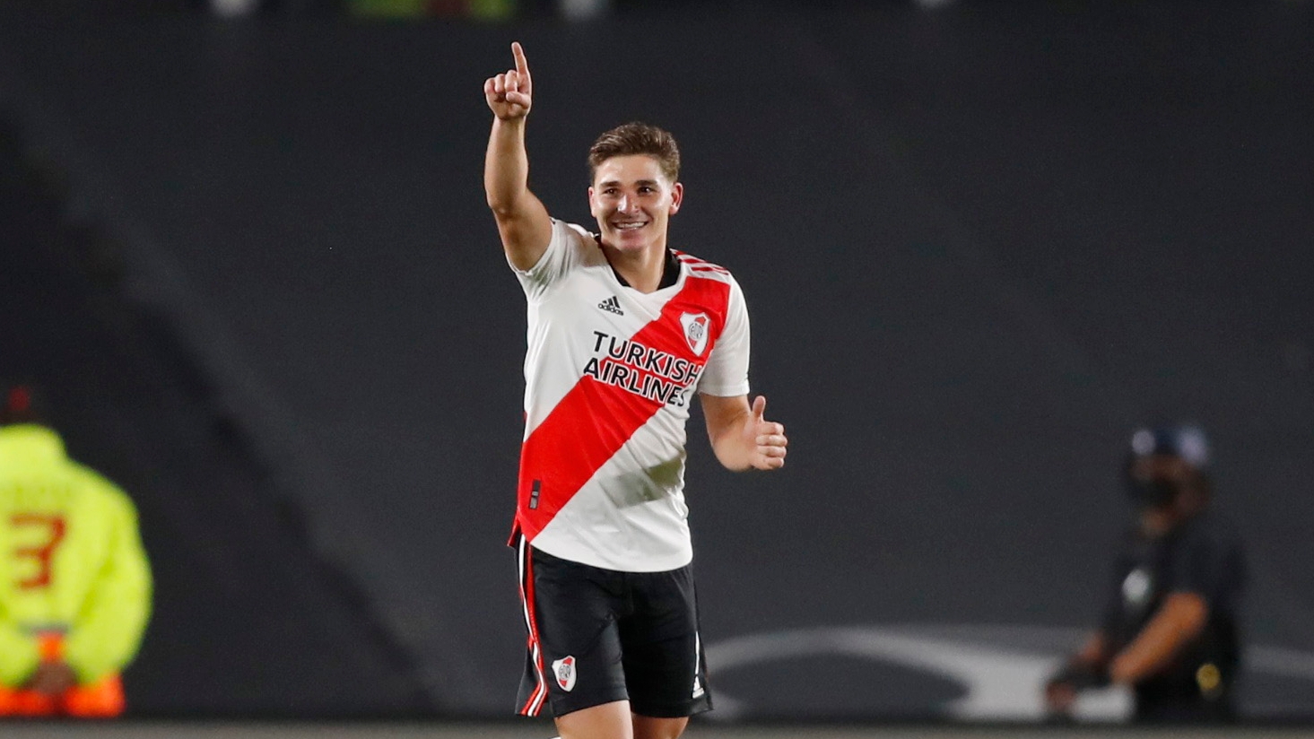 Julián Álvarez viene de ser la gran figura de River Plate en el semestre (REUTERS/Agustin Marcarian)