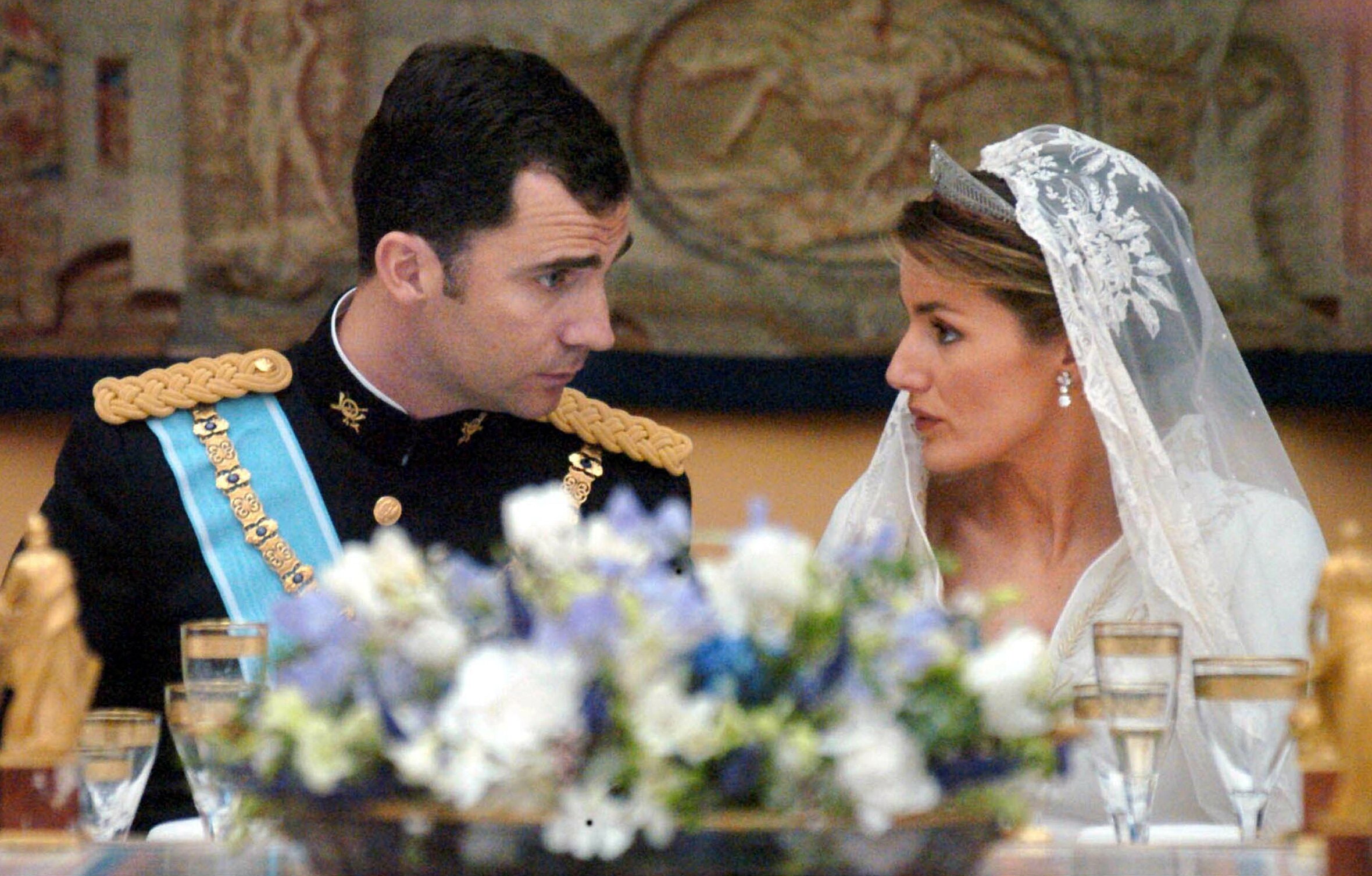 La prensa internacional recuerda lo que faltó en la boda de los reyes  Felipe y Letizia en su 22º aniversario: “Lamentablemente, nos quedamos sin  el beso” - Infobae