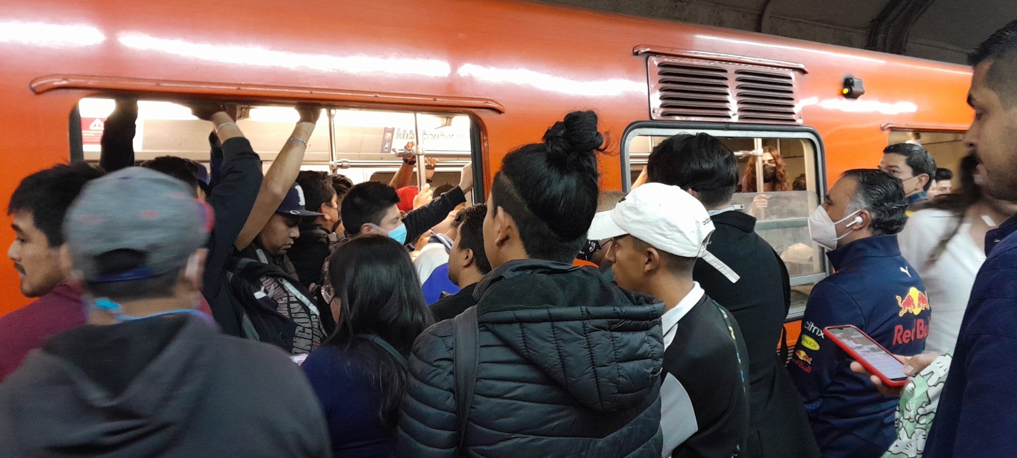 Metro CDMX hoy 27 de marzo: retrasos en líneas B, 2 y 9