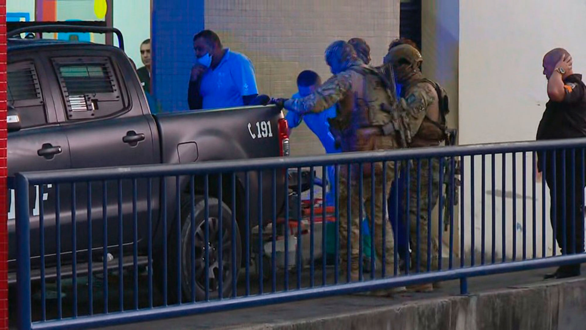 At least 11 people have been killed in a police operation in Favela, north of Rio de Janeiro (Reproduction / TV Globo)