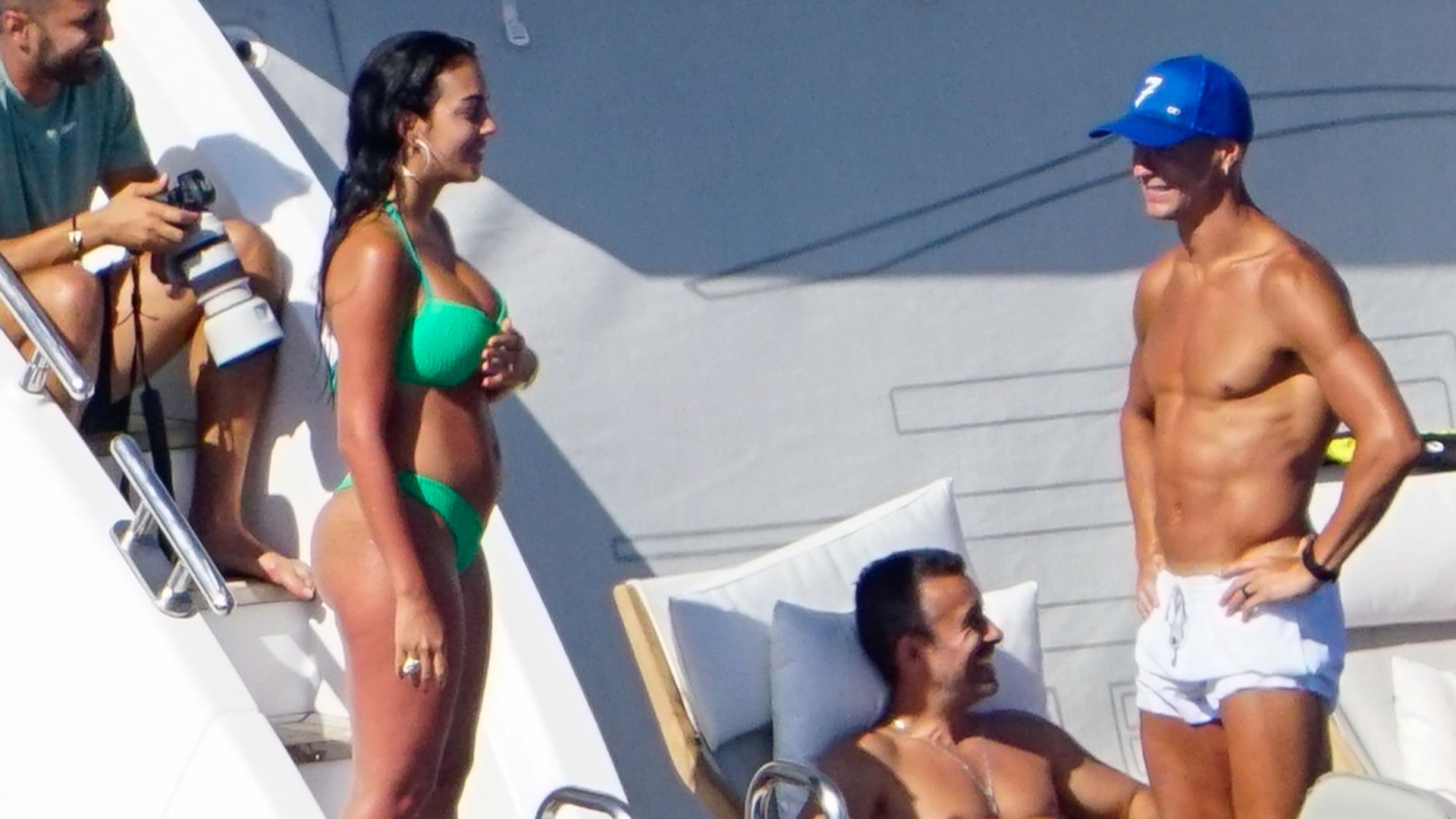 Cristiano Ronaldo y Georgina Rodríguez disfrutan de sus vacaciones con amigos en Ibiza (Grosby)