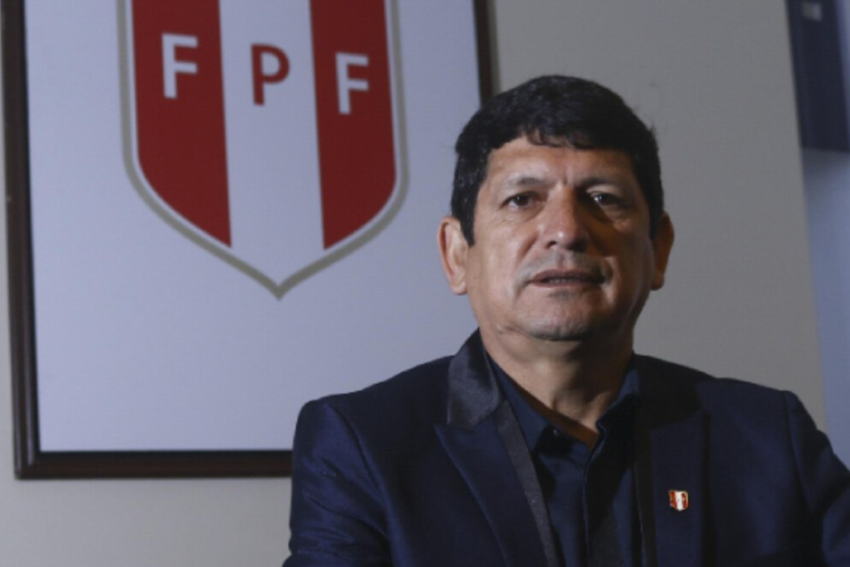 Agustín Lozano será el encargado de hacer que Gareca continúe como DT de la bicolor. (Foto: Internet)