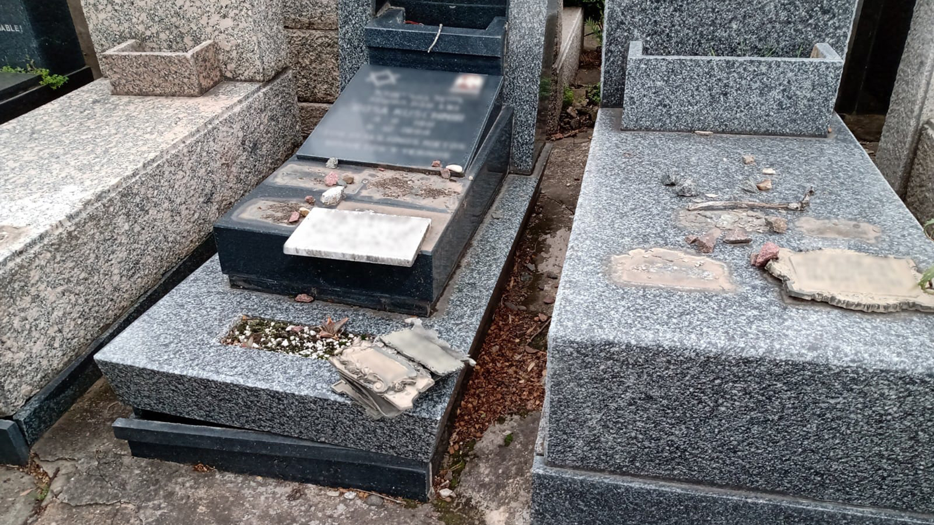 Otro de los robos en el cementerio judío de La Tablada