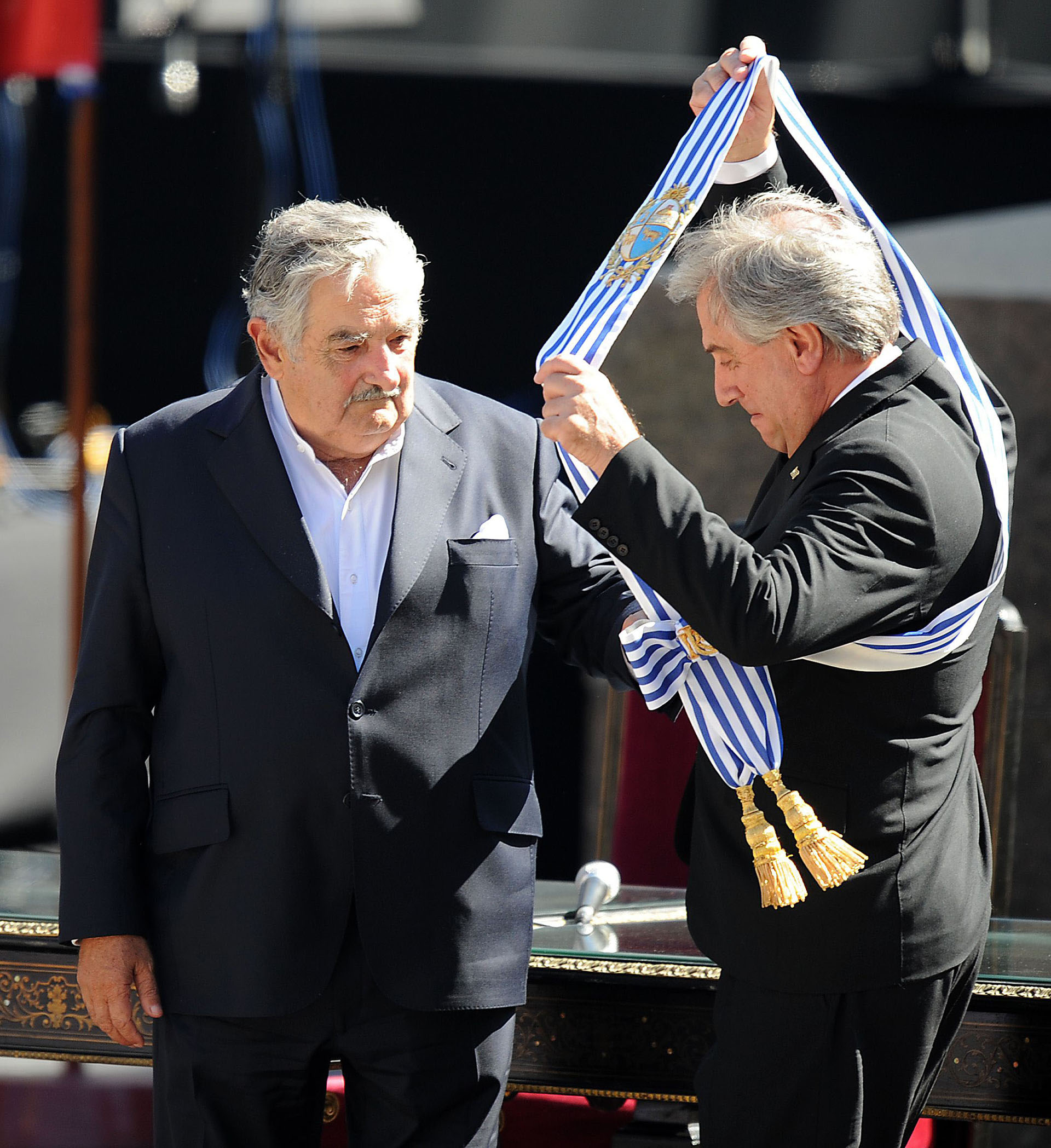 En marzo de 2010, traspasó al poder a su compañero de partido José "Pepe" Mujica