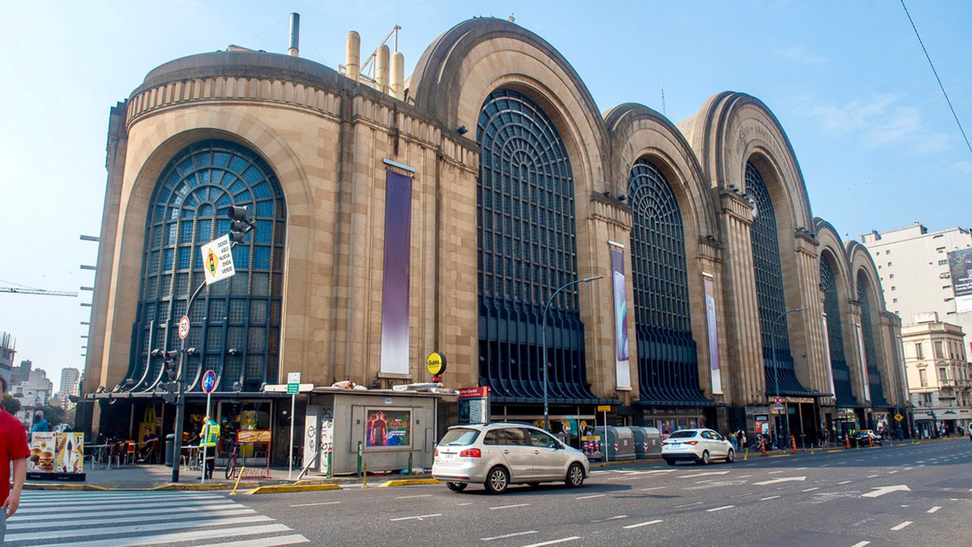 Incendio en el cine del shopping Abasto: se prendi&oacute; fuego una freidora y debieron asistir a 9 personas