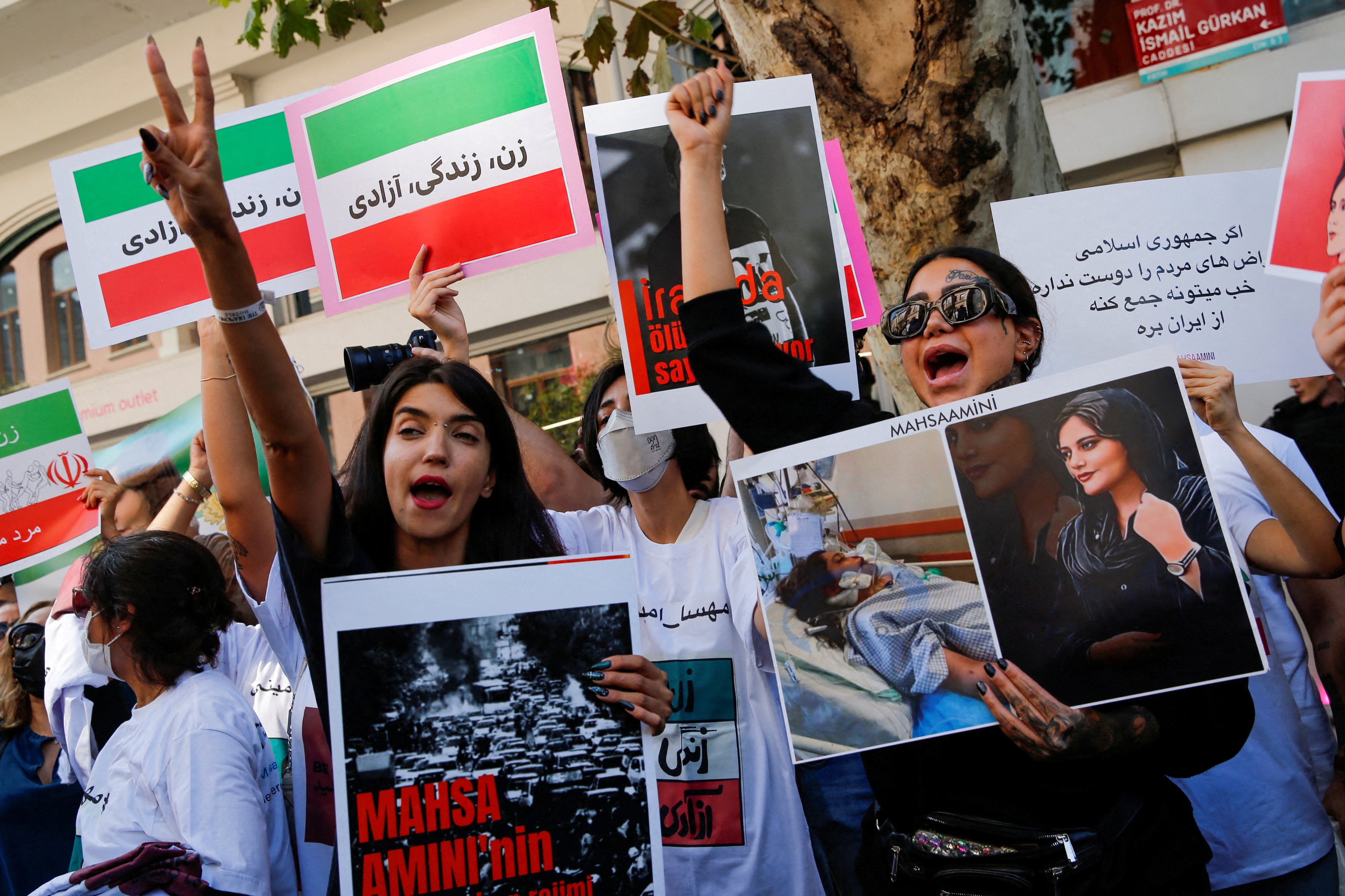 El movimiento femenino iraní ha encontrado manifestaciones de respaldo en varios países del mundo