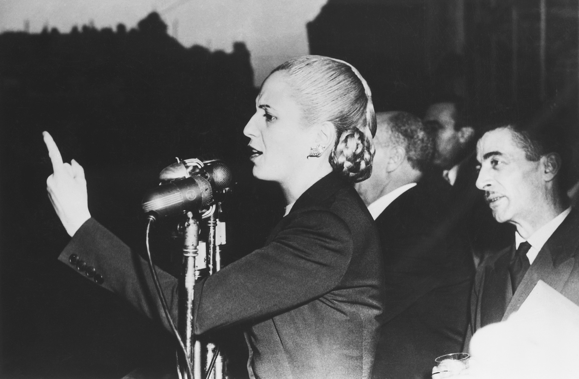 La enfermedad de Evita encontró a Perón en la cúspide del poder