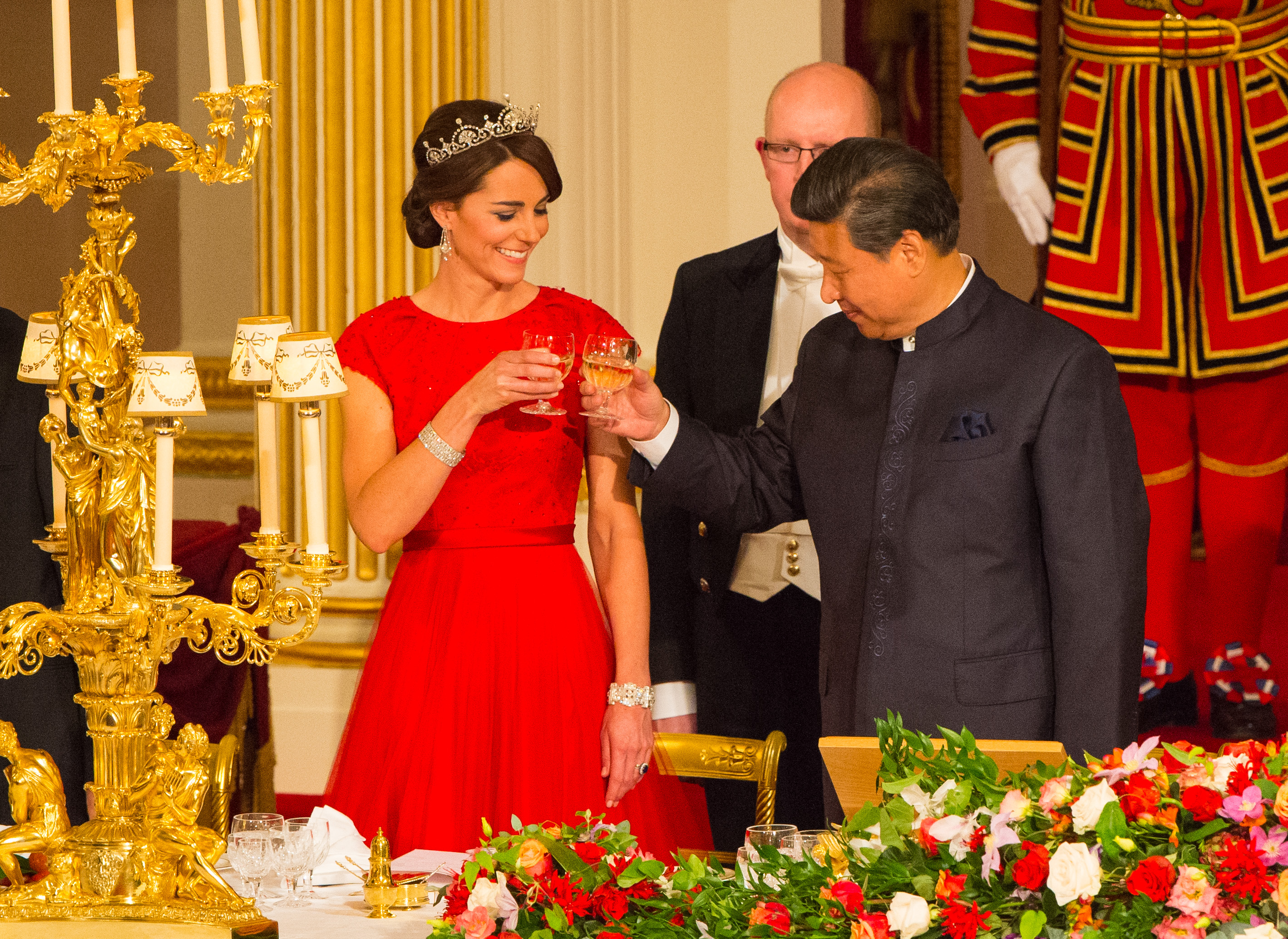 Esta tiara se elaboró a partir de un collar que se le dio a la Reina Madre como regalo de bodas. En años posteriores, la han llevado la princesa Margarita y la duquesa de Cambridge (Getty Images)