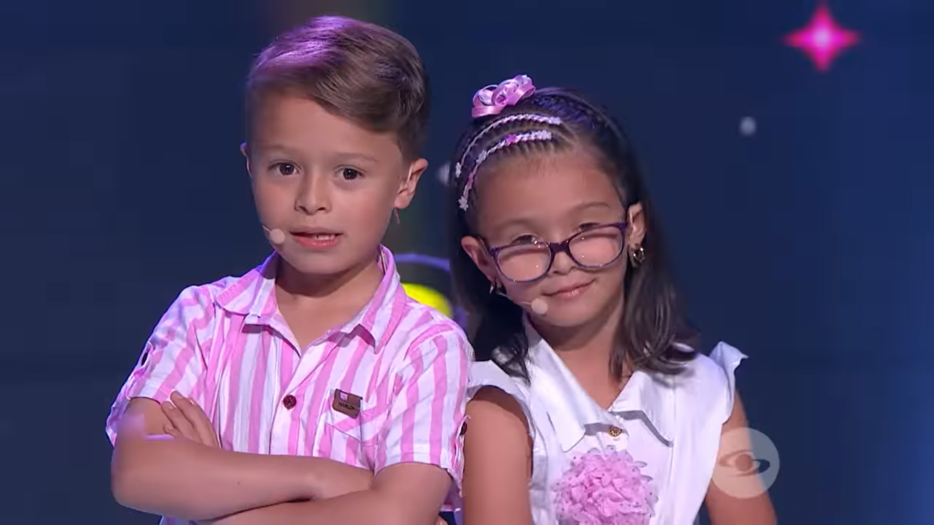 ‘La Voz Kids’ ; ellos son Victoria y Jacobo, los mellizos que impactaron con talento y ternura a los jurados