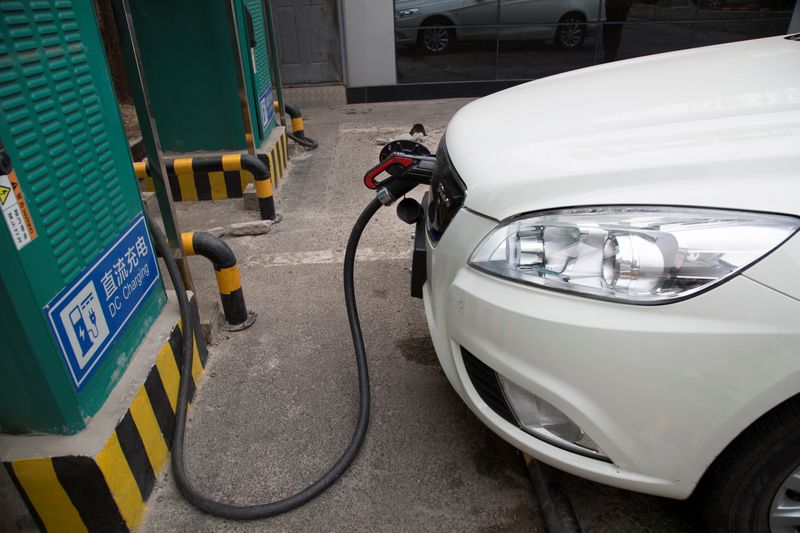 En el caso de China, los incentivos fiscales para la compra de autos eléctricos los vuelven muy competitivos respecto de los de combustibles tradicionales. REUTERS/Stringer