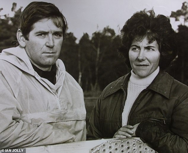 MacDowell y su esposa Rosemary en una foto de la época en la que se produce la desaparición de su amante y su hijo