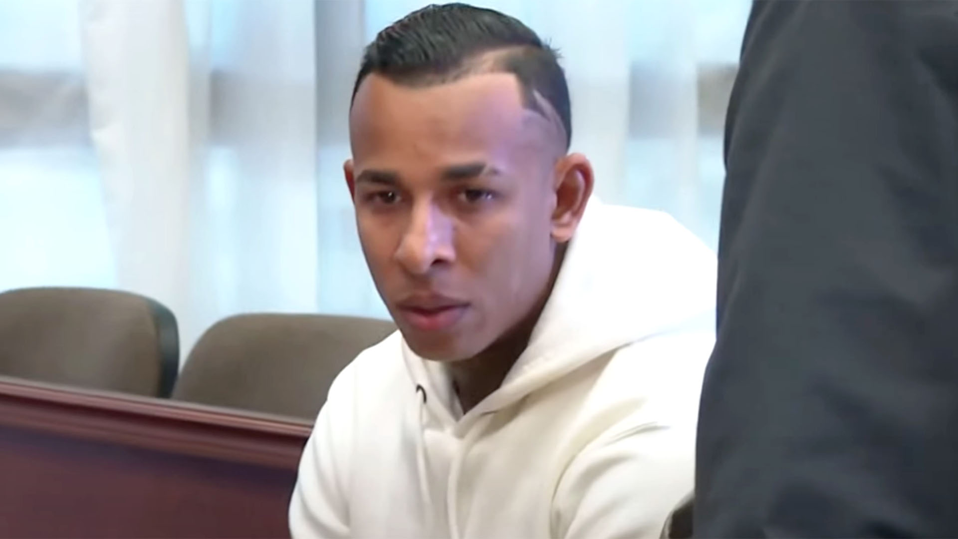 Sebastián Villa se fue llorando del tribunal luego de escuchar la condena en su contra
