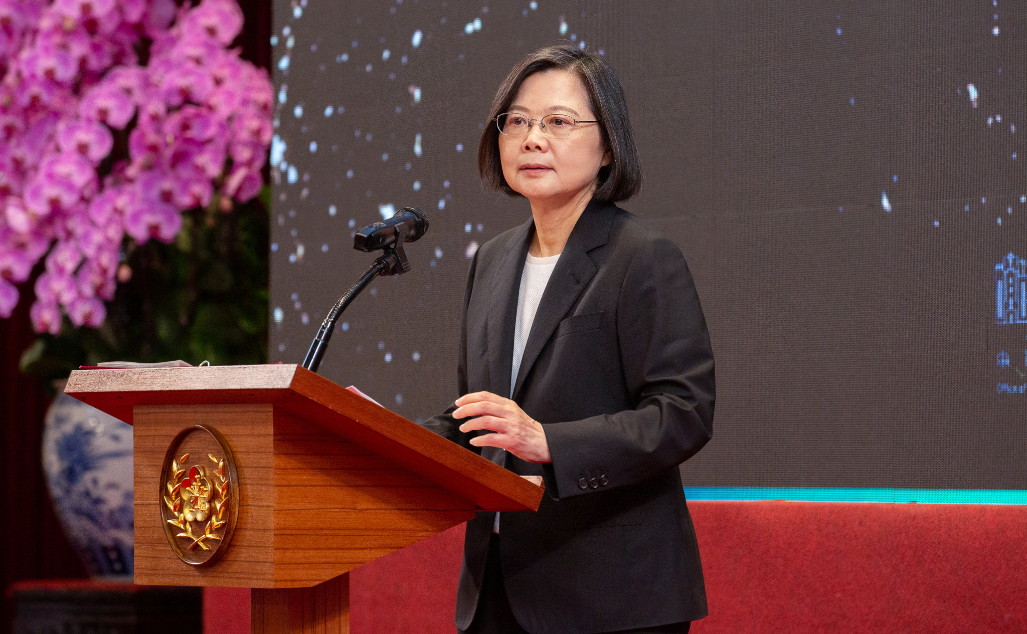 La presidenta de Taiwán, Tsai Ing-wen, pronuncia un discurso el día de su séptimo aniversario desde que ocupó el cargo en Taipei, Taiwán, el 20 de mayo de 2023. Oficina Presidencial de Taiwán/Folleto vía REUTERS