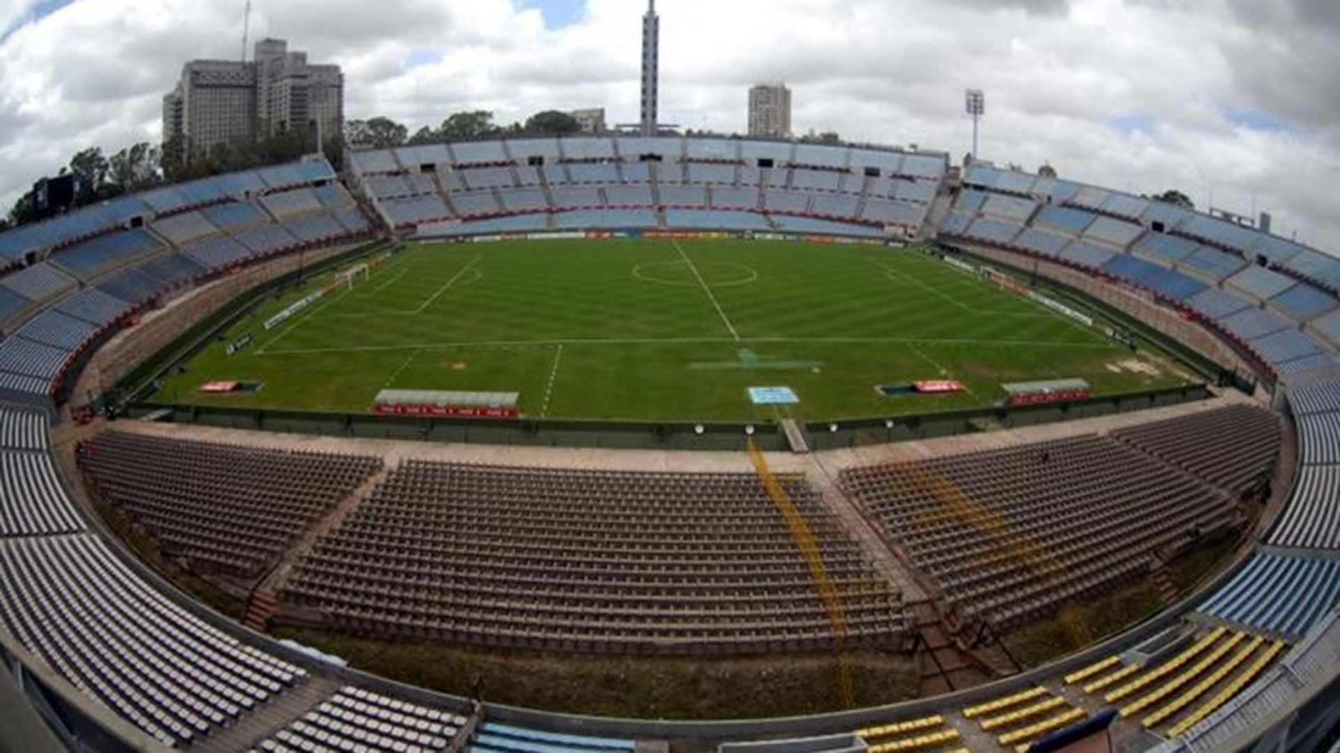PUESTO 1 - 409 PARTIDOS / Estadio Centenario de Montevideo, Uruguay (EFE)