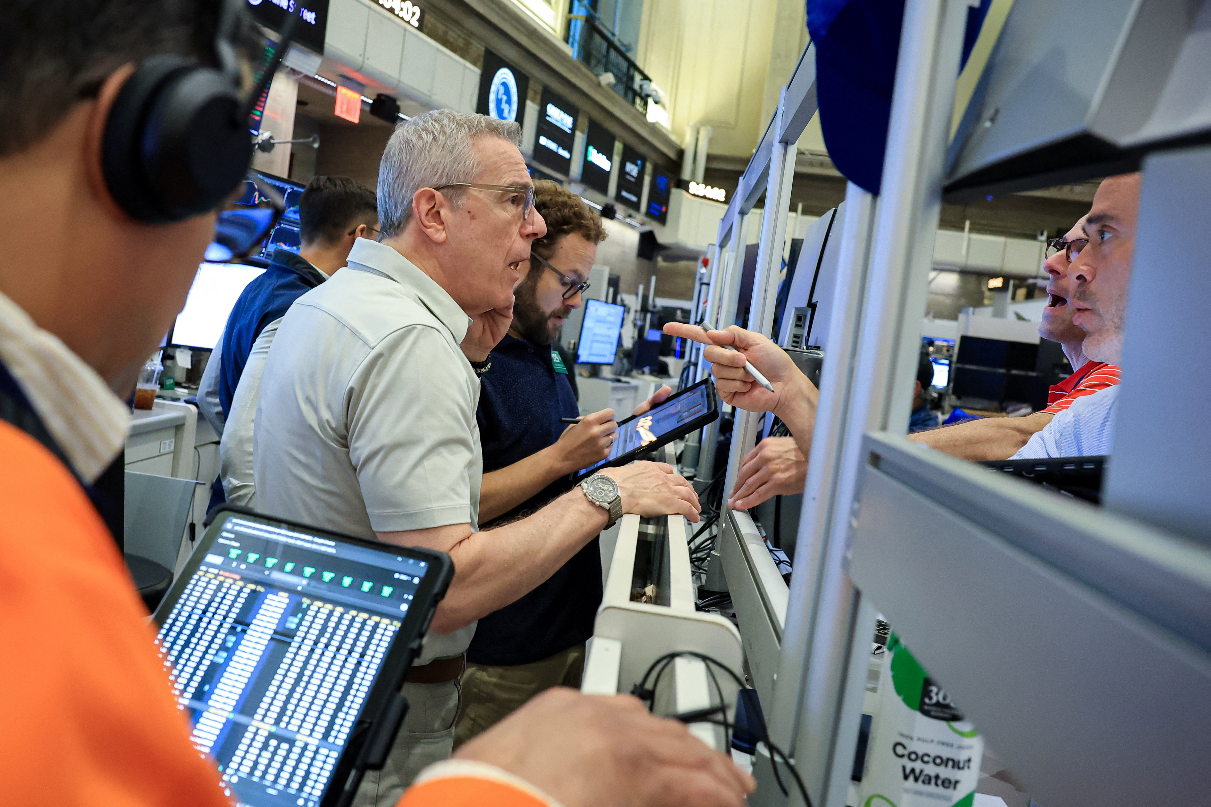 Jornada financiera: las acciones argentinas perdieron hasta 6% en Wall Street y el riesgo pa&iacute;s subi&oacute; por sexta rueda seguida