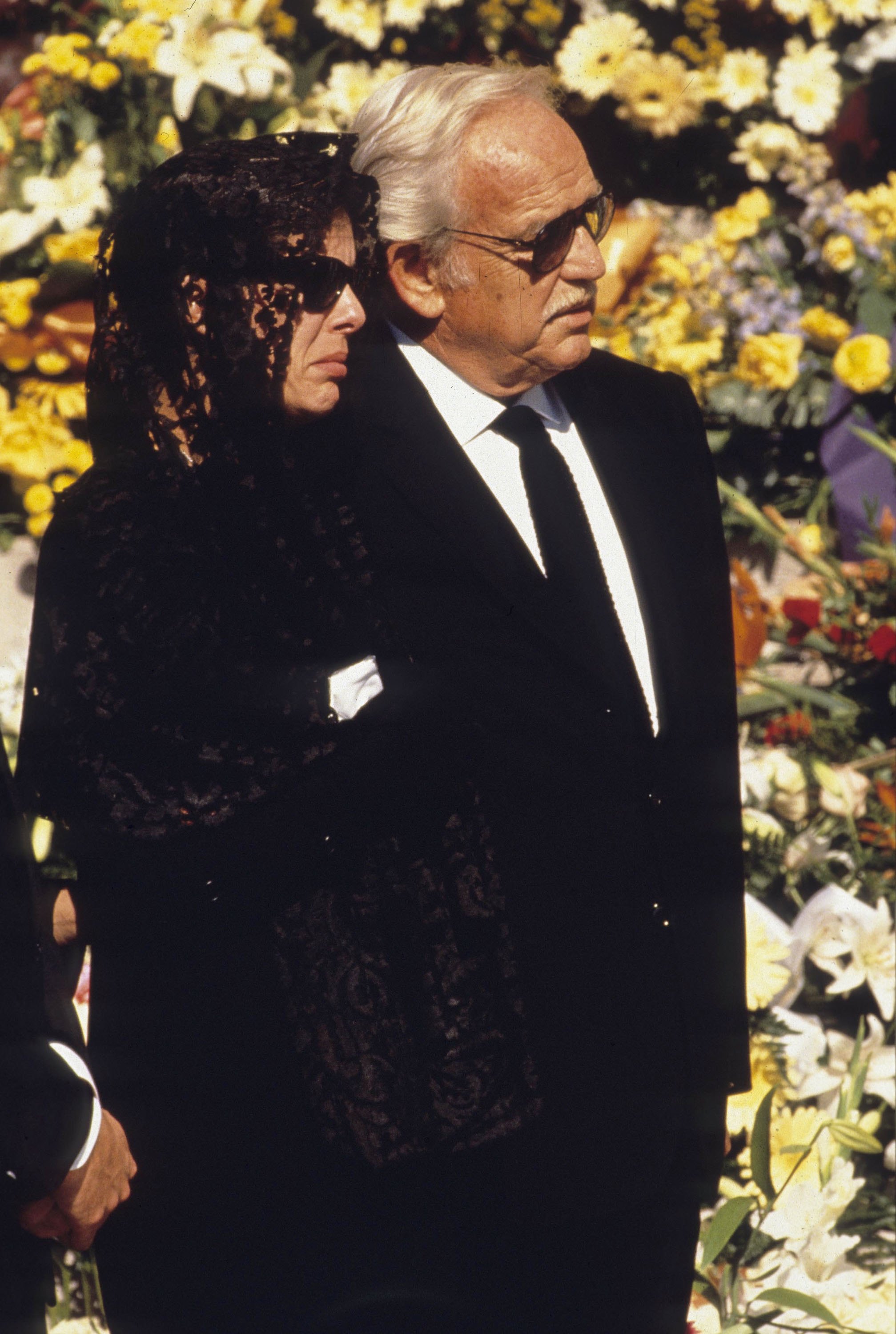 En el funeral de Casiraghi, Carolina se mostró destrozada: su padre tuvo que sostenerla (Michel Dufour/WireImage)