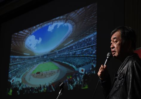 Arquitecto Kengo Kuma hablando sobre el diseño del Estadio Nacional de Japón.  TOSHIFUMI KITAMURA/AFP/Getty Images