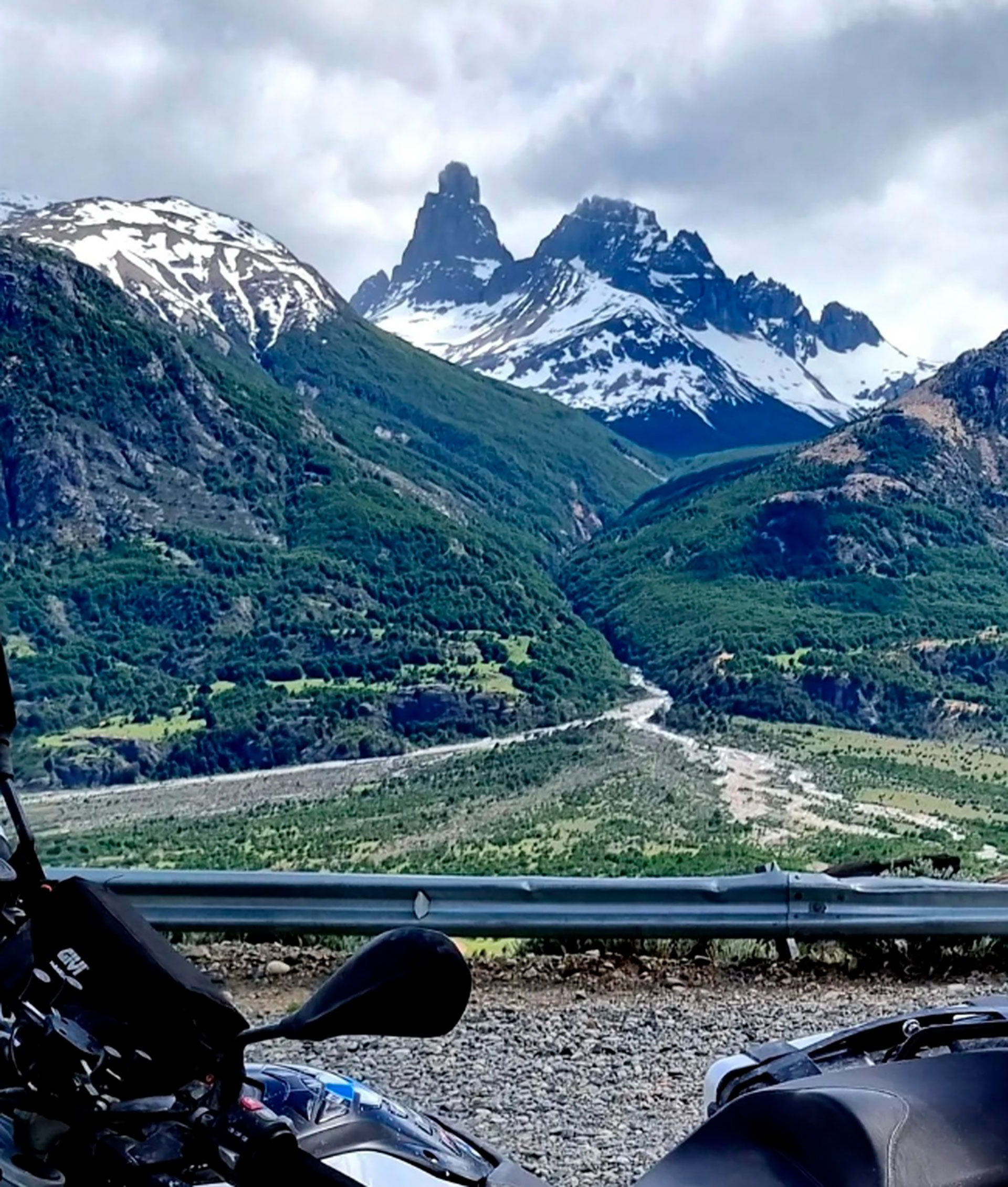 Recorrió la Patagonia argentina y chilena en su moto